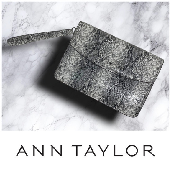 Ann Taylor Black Snake Reptile Print Vegan Leather Clutch Snap Pouch Wristlet - Picture 1 of 7